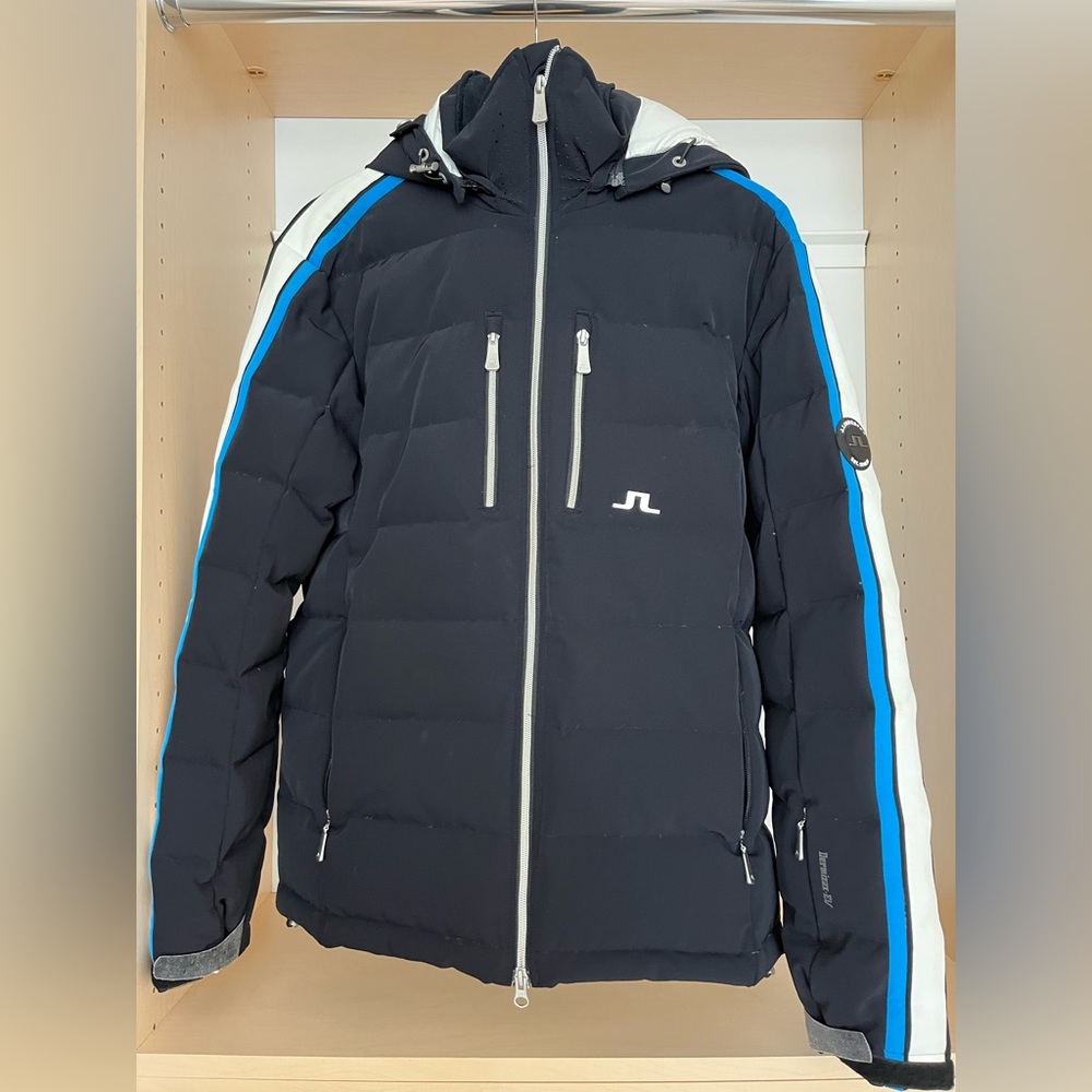 Men’s J. Lindeberg insulated ski jacket.